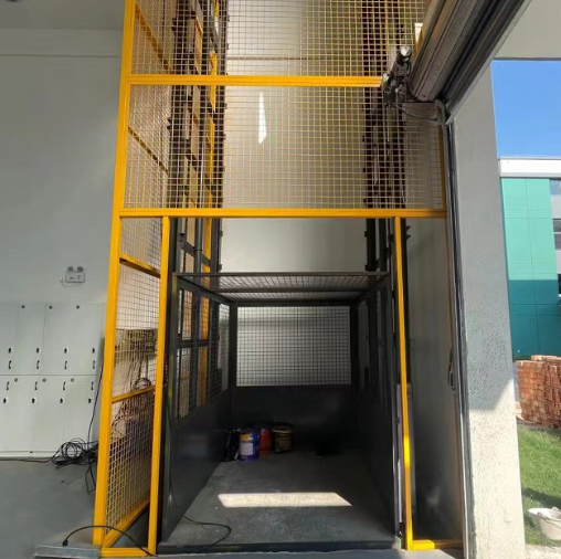 襄阳导轨式升降机助力物流园破解运输难题