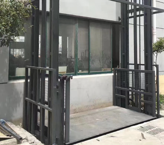 襄阳导轨式施工升降机助力民生工程提速增效